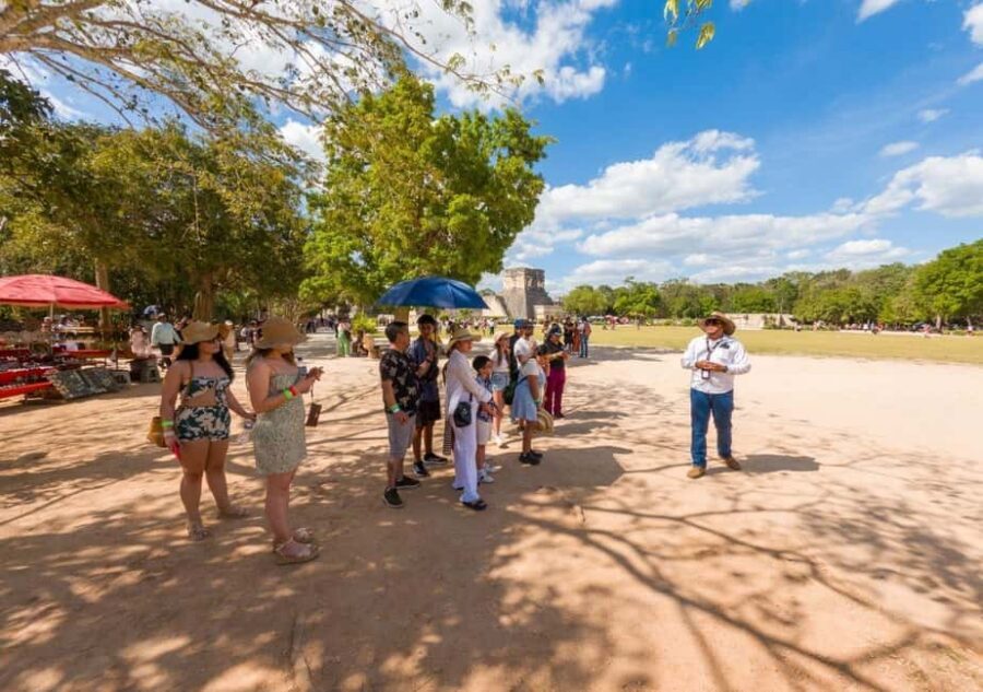 Chichen Itza: Visit the ruins, sacred cenote and Valladolid - Regional lunch buffet: what included food means for your day