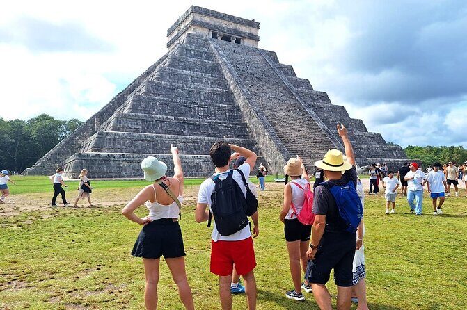 Chichen Itza : Walking Tour with Expert Guide and Skip-the-Line Access! - Stop 1: El Castillo and its “calendar” connections