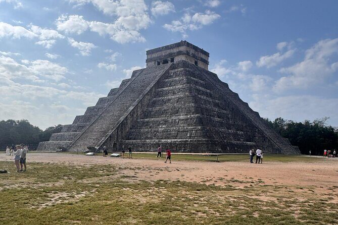 Chichén Itzá+Cenote+Food VIP: Your Exclusive, Private Journey - Chichén Itzá with an Expert Guide: Where to Look First