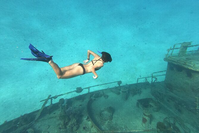 Clear Boat & Snorkel Cozumel Tour with Drinks - Drinks included: the small perk that changes the mood