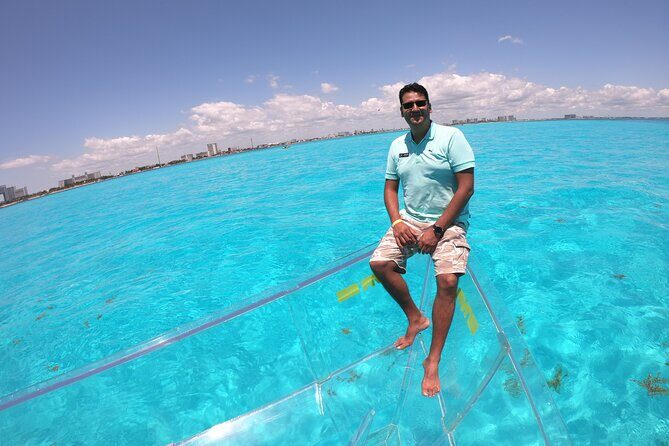 Clearboat: Glass-bottom boat ride to the Caribean Sea - Group size and comfort: what “max 12” changes