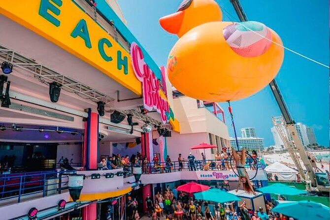 Coco Bongo Beach Club Cancun - The show side: acrobatics, DJs, and live entertainment pace