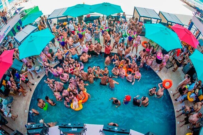 Coco Bongo Beach Club Cancun - Drinks packages and unlimited snacks: how to choose for value