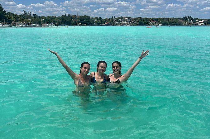 Collective tour of the Rapids of Bacalar in Pontoon - Canal de los Piratas: story stop with a swim point