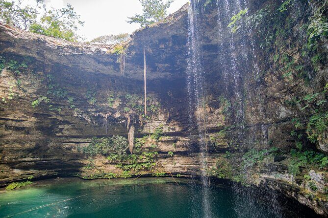 Combo Saver: Chichen Itza & Cenote + Isla Mujeres Catamaran - The guides: why the human touch matters on these long days