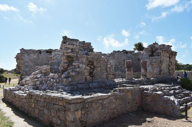 Combo Tour: Tulum, Cenote and 5th Avenue in Playa Del Carmen from Cancun - Playa del Carmen’s Quinta Avenida: shopping time that actually works