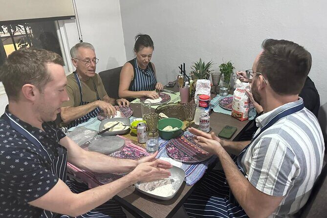 Cooking Class in Playa del Carmen: 9 Recipes & Bottomless Drinks - The 4-hour flow: from appetizers to a shared table
