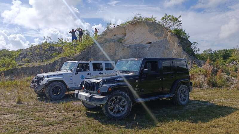 Cozumel: 5-Hour Private Caves and Ruins Tour with Lunch - Getting oriented with a private Cozumel jeep day