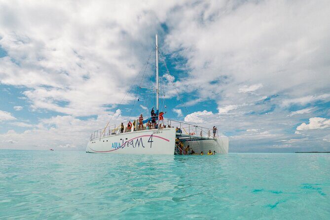 Cozumel Catamaran Snorkeling Tour & lunch - Lunch and included drinks: what you’re really buying