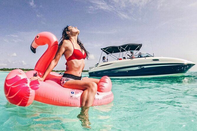 Cozumel Heaven awaits: Sail and Snorkel by private boat - Playa El Cielo Sandbank: Starfish, Stingrays, and a Floating Lunch