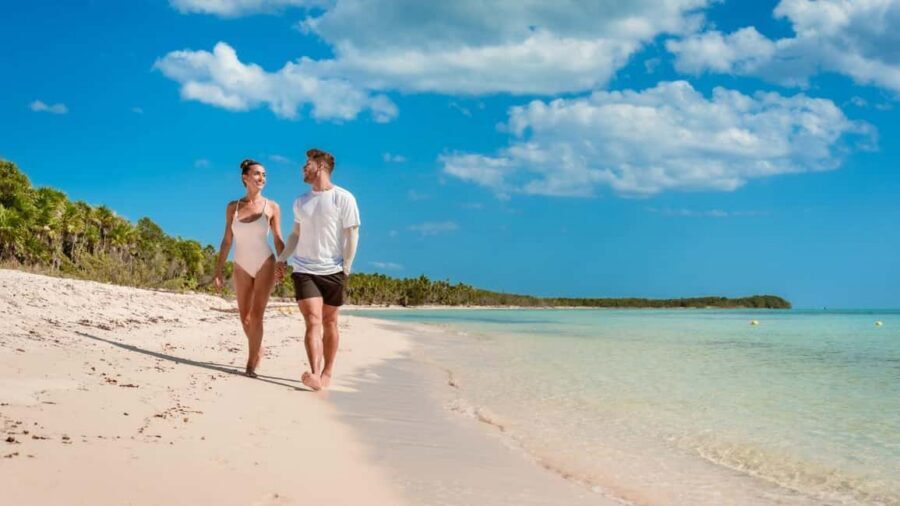 Cozumel, Kuzá Beach & Adventure Park Day Pass - Your 8-hour beach rhythm: shade, swims, trails, and shows