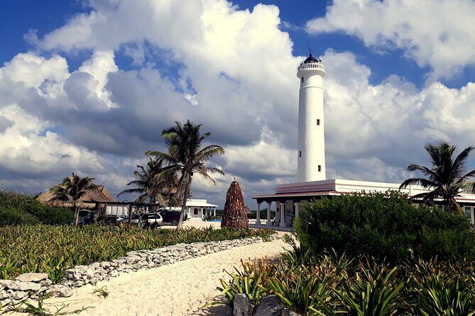 Cozumel National Park and Beach Break: Private Tour - San Miguel de Cozumel: church history and a small shopping pocket