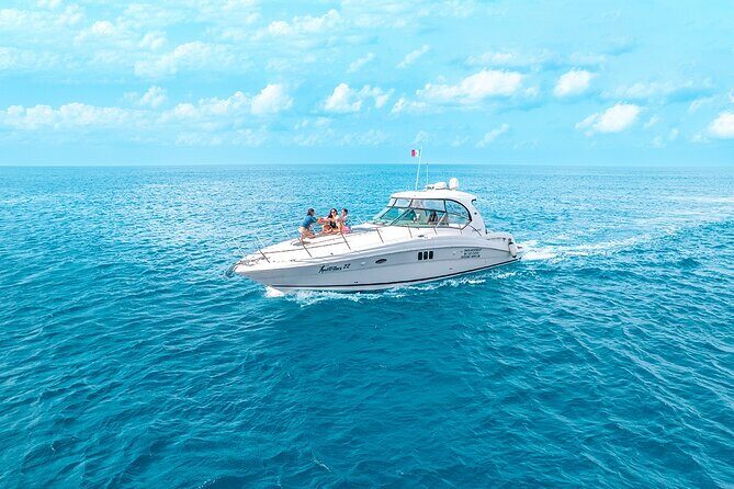 Cozumel Private Yacht and Snorkel with Lunch and Open Bar Onboard - Snorkeling in Cozumel: plan for safety first