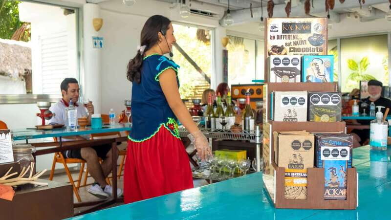 Cozumel: Seaside Chocolate Workshop and Wine Tasting - Making your own chocolate bar: the hands-on part that sticks