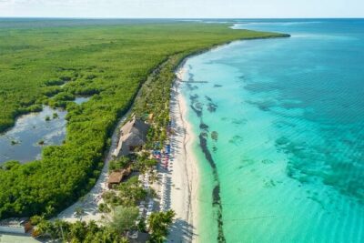 Cozumel: Water Park Adventure, Buffet & Open Bar at KUZÁ Beach - KUZÁ Water Park Fun: Lazy River, Slides, Splash Zone