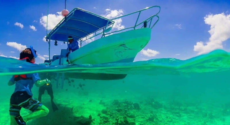Cozumel:El Cielo Lancha-A Captivating Caribbean Sea Cruise - Meeting at Las Golondrinas and getting to the marina smoothly