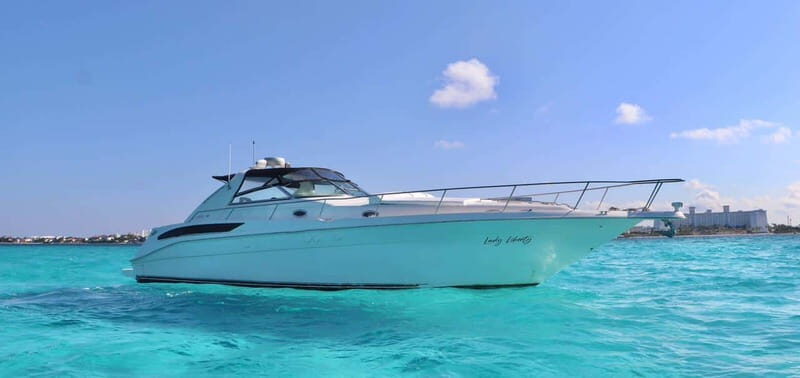 Cruising paradise in a luxury yacht in Cancun - Why a Cancun yacht cruise feels like a front-row seat