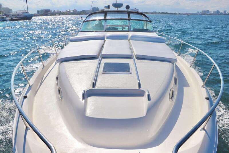 Cruising paradise in a luxury yacht in Cancun - Isla Mujeres time: why that destination adds value