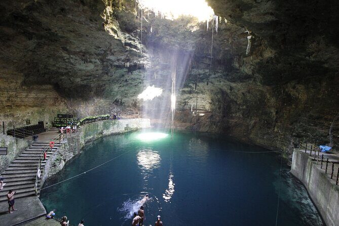 De Valladolid:Rio lagartos+Coloradas+Ek Balam+Cenote(Transporte) - The “transport-only” question: drivers vs guides