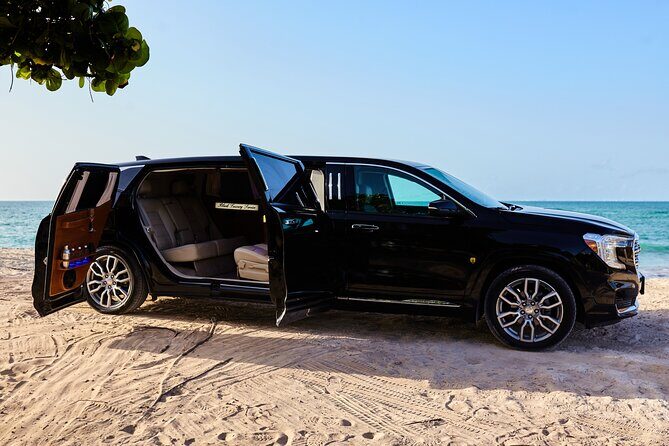 Deluxe GMC Limousine from CUN Airport to Playa Mujeres - What you actually get in the Deluxe GMC limousine