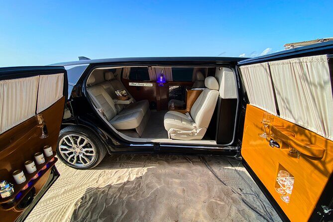 Deluxe GMC Limousine from CUN Airport to Playa Mujeres - The meet-and-greet system: your fastest path to the correct car