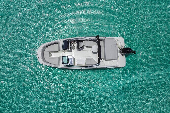 Deluxe Private Boats - 24 ft Sea Ray - Playa El Cielo sandbar: waist-deep swimming and a serious lunch