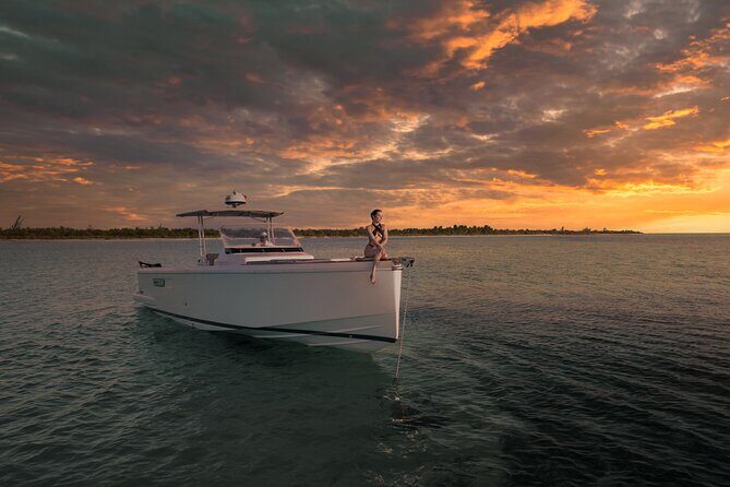 Deluxe Private Boats - 36 ft Fjord - Entering Marina Asipona: where your private day really starts