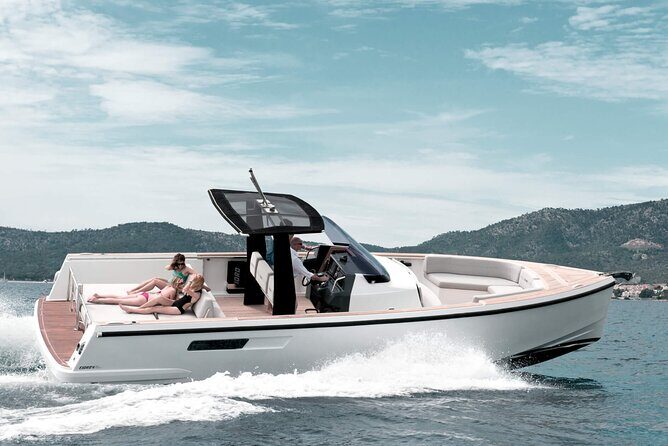 Deluxe Private Boats - 36 ft Fjord - Palancar Reef snorkeling: getting reef spots without the crowd churn