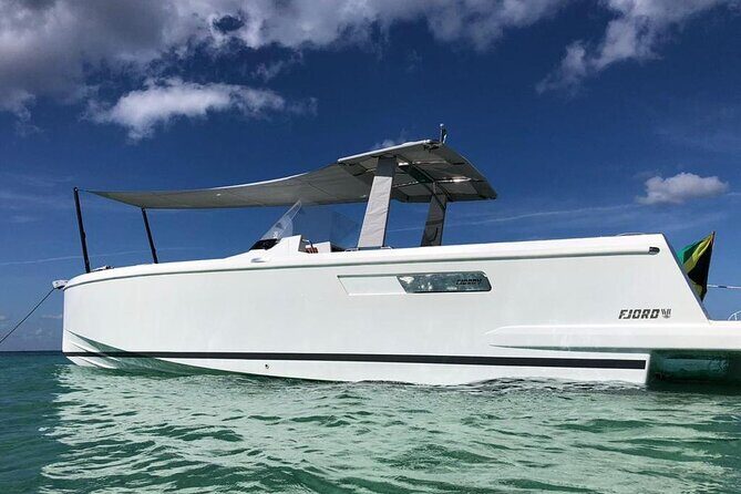 Deluxe Private Boats - 36 ft Fjord - The extra park-near-water stop: nature moments between the big hits