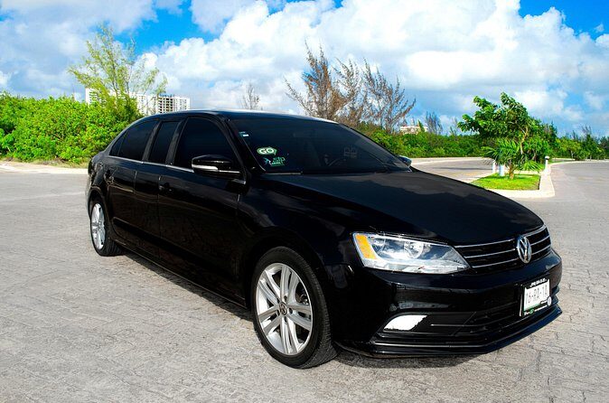 Departure by Luxury Sedan From Playa del Carmen to Cancun Airport - Value: when $134 per group is a smart move