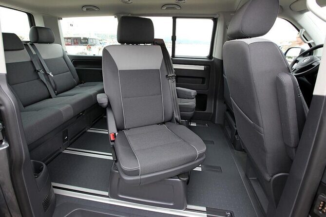 Departure Private Transfer Cancun to Cancun Airport CUN by Minivan or Minibus - Waiting time, water, and the small details that matter