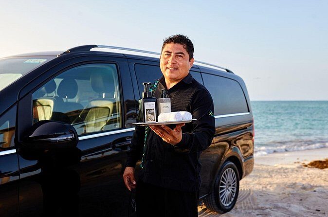 Departures in Mercedes Benz from Playa del Carmen to Cancun Airport - Where you meet the driver and how pickup actually works