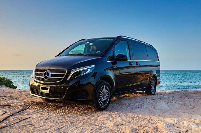 Departures in Mercedes Benz from Playa del Carmen to Cancun Airport - Price and value: $125 per group for up to 5