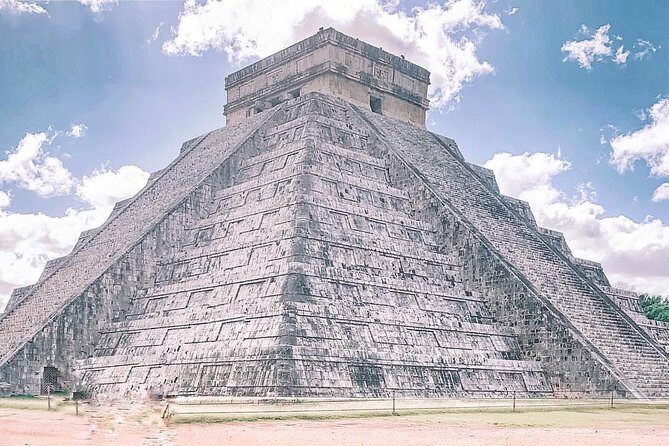 Discover Chichen Itza from Cancun or Maya Riviera - Chichén Itzá with a certified guide and time to roam the complex