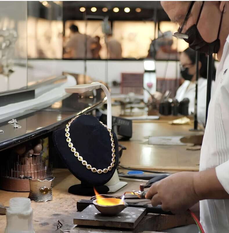 Discover the essence of playa del carmen: tequilera, jewelry and 5th avenue. - Should you book this Playa del Carmen: Tequilera, Jewelry and 5th Avenue tour?