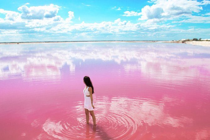 Discover the FABULOUS PINK WATERS in the Caribean - What to pack for this pink-waters marathon day