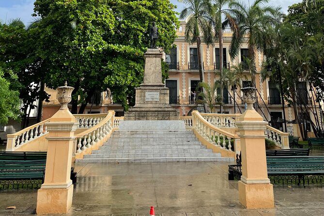 Discover the Historic Center of Merida - Teatro Peon Contreras: opened in 1908, with fresco and a dome you’ll remember