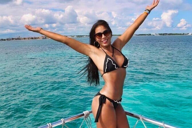 Discovering Isla Mujeres on a Double Decker Catamaran - Double-Decker Catamaran to Isla Mujeres: What This Day Feels Like