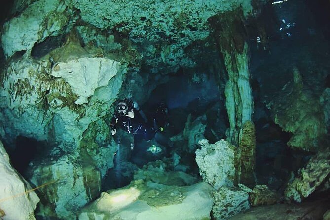 Dos Ojos Cenote Cavern Dive- The Barbie Line and The Bat Cave - Dos Ojos and the cavern setup that makes it feel manageable