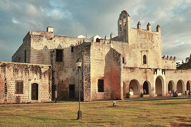 Ek Balam and Valladolid Private Tour - Valladolid Core Walk: Colonial Buildings, Main Plaza Feel, Quick Shopping
