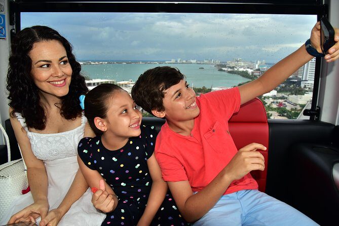 El Sol De Cancun : Panoramic Tour in Regular Cabin - What 4 laps of Sky Wheel Cancun feels like