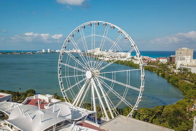 El Sol De Cancun : Panoramic Tour in Regular Cabin - The views: Caribbean Sea and Nichupte Lagoon angles