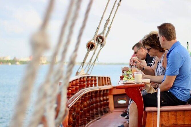 Enjoy The Spanish Galeon with a Romantic Night Dinner in Cancun - Practical tips to make the evening go smoothly