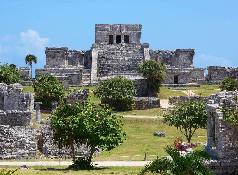 Exclusive 3-in-1 Tour to Tulum, Cenote and Maya Village - Tulum archaeological site: what makes this ruin special