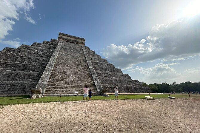 Exclusive Guided Tour: Chichen Itza - Cenote Ik Kil -Valladolid - Cenote Ik Kil Swim (and Jump Spots) with Admission Included
