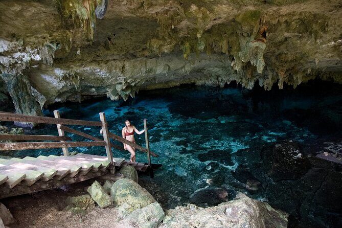 Explore Tulum and Dos Ojos Cenote with lunch and transportation - Key Things You’ll Notice on This Tour