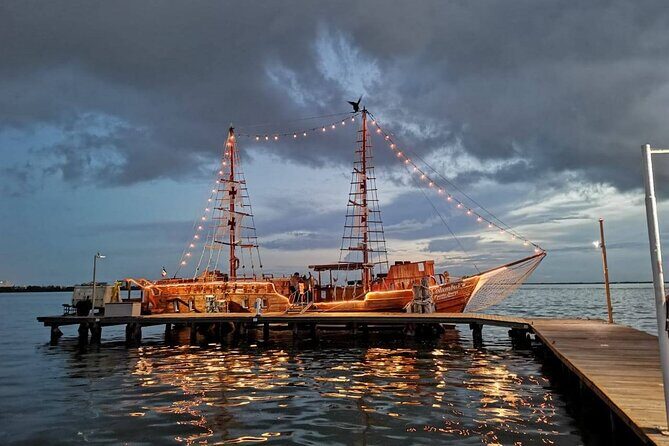 Feel the love on a romantic dinner at Cancun sea, with live music and open bar. - Boat comfort, restrooms, and how the sailing time feels