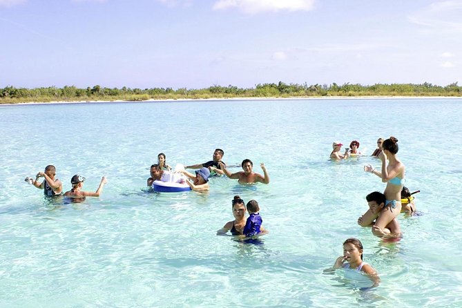 "First Lady" Private Snorkel & El Cielo Sandbar Combo - Marine Park snorkeling: what you actually get when gear is included
