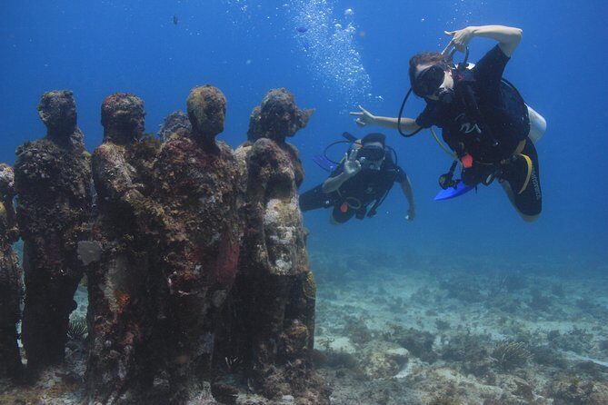 For certified Divers Experience the Under Water Museum and the Manchones Reef - Price: what you pay, what you still need to budget