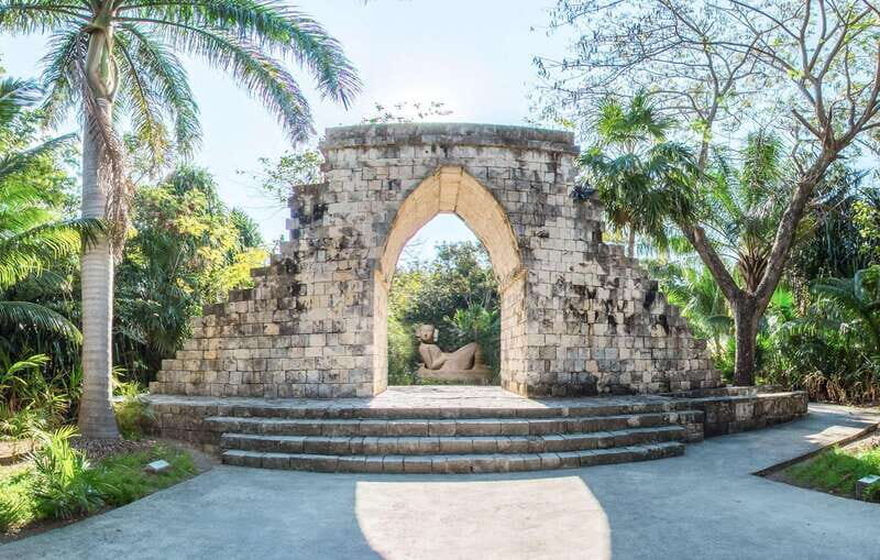 From Cozumel: Official Chankanaab Park Day Pass and Snorkel - Botanical garden and Mayan replicas: the land break that earns time